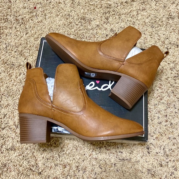 Qupid Ankle Boots (Pink Lily) - Picture 2 of 9